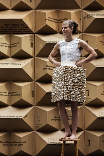 1lisa himmelhölle stehend - Peter Sandbichler hoch 